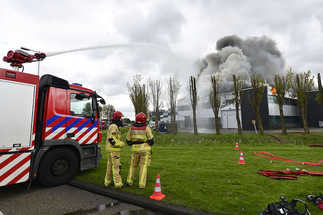 2017/83/20170422-14u07 GB 052 Zeer grote brand Westhavenweg ASD.jpg